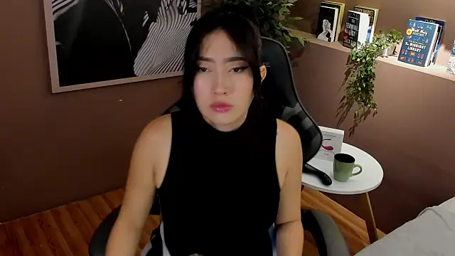 Snapshot of Skyyle_ chatting on July 16, 2026, 1:28 pm Skyyle online show from July 16, 2026, 1:28 pm