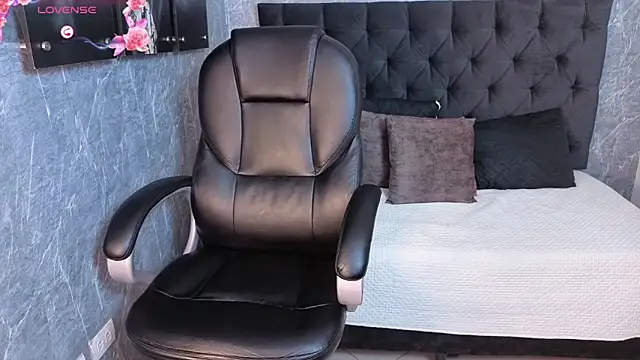 eileen  hills online show from September 27, 2025, 7:08 pm