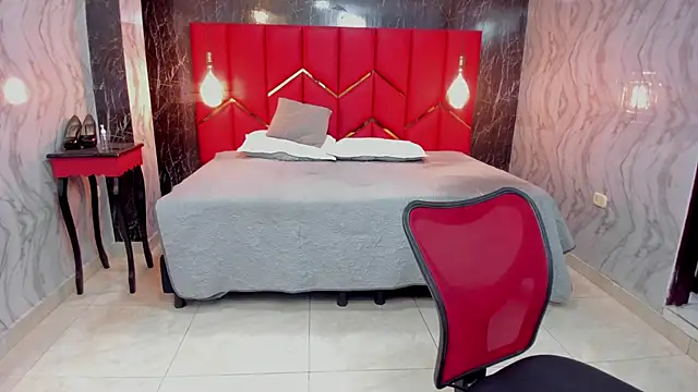 LatinaHoleQueen online show from March 17, 2026, 2:53 pm