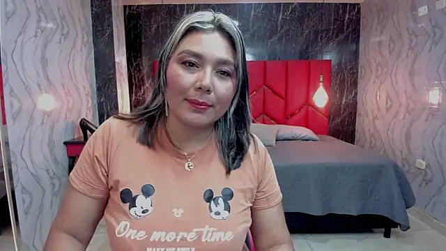 Snapshot of LatinaHoleQueen chatting on May 19, 2026, 3:07 pm LatinaHoleQueen online show from May 19, 2026, 3:07 pm