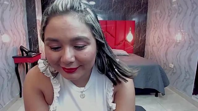 Snapshot of LatinaHoleQueen chatting on May 20, 2026, 3:29 pm LatinaHoleQueen online show from May 20, 2026, 3:29 pm