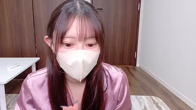 Snapshot of MOEMOE-Q chatting on November 9, 2025, 6:28 pm MOEMOE-Q online show from November 9, 2025, 6:28 pm