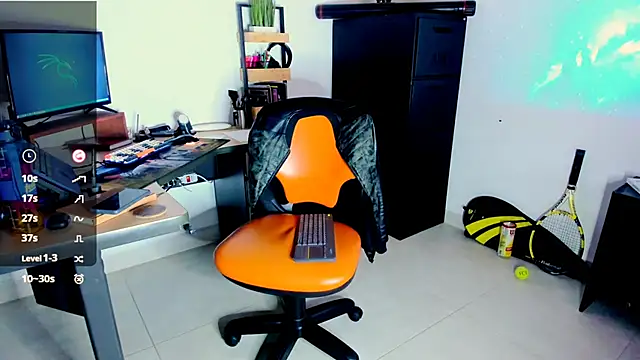 Issabella Davinci online show from September 26, 2025, 1:37 pm