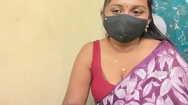 Pavani-Sexy online show from April 15, 2026, 7:58 pm
