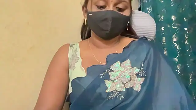 Snapshot of Pavani-Sexy chatting on May 27, 2026, 7:11 pm Pavani-Sexy online show from May 27, 2026, 7:11 pm