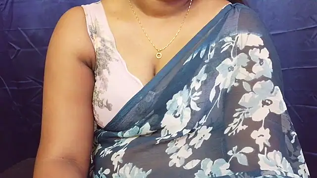Snapshot of Pavani-Sexy chatting on June 8, 2026, 5:02 pm Pavani-Sexy online show from June 8, 2026, 5:02 pm