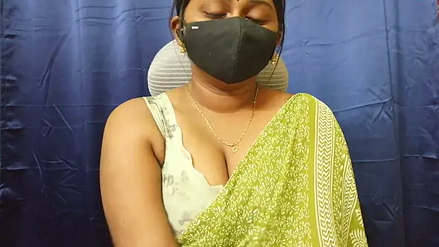 Snapshot of Pavani-Sexy chatting on July 9, 2026, 5:28 pm Pavani-Sexy online show from July 9, 2026, 5:28 pm