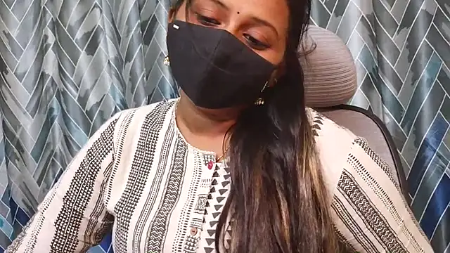 Snapshot of Pavani-Sexy chatting on July 22, 2026, 3:15 pm Pavani-Sexy online show from July 22, 2026, 3:15 pm