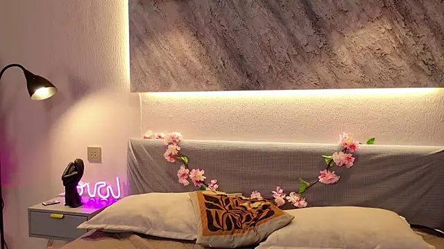 Snapshot of MilkMeSoftly chatting on July 23, 2026, 8:23 am MilkMeSoftly online show from July 23, 2026, 8:23 am