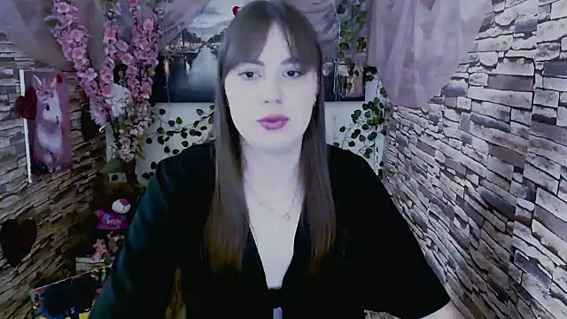 Amanda Bright  online show from September 18, 2025, 6:59 am