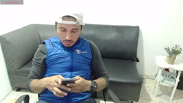 ColombiaStrip online show from February 26, 2026, 2:21 am