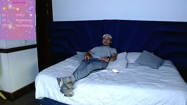 ColombiaStrip online show from February 26, 2026, 10:53 pm