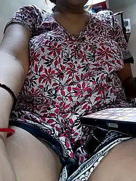 Snapshot of Trisha_71 chatting on July 11, 2026, 5:15 pm Trisha 71 online show from July 11, 2026, 5:15 pm