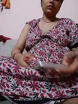 Snapshot of Trisha_71 chatting on July 29, 2026, 1:42 pm Trisha 71 online show from July 29, 2026, 1:42 pm