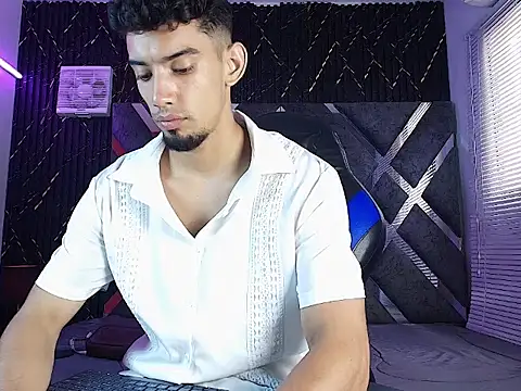 Snapshot of prince_arthur77 chatting on August 6, 2026, 4:42 pm prince arthur77 online show from August 6, 2026, 4:42 pm