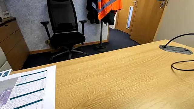 Snapshot of Oorse1966 chatting on October 21, 2025, 1:12 pm Oorse1966 online show from October 21, 2025, 1:12 pm