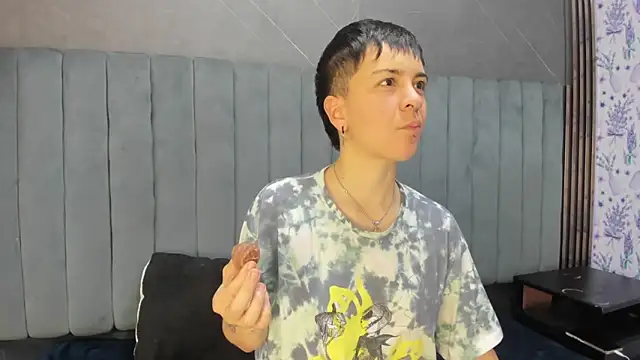  Hannah Hot online show from December 20, 2025, 1:45 am