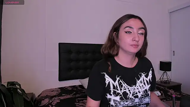 Snapshot of Alice_Dickinssonn chatting on November 20, 2025, 12:38 pm Alice Dickinssonn online show from November 20, 2025, 12:38 pm