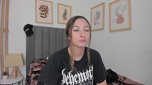 Alice Dickinssonn online show from January 14, 2026, 8:58 pm