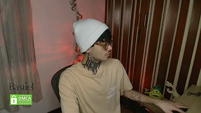 Snapshot of Mihail_leroy chatting on October 14, 2025, 1:39 am Mihail leroy online show from October 14, 2025, 1:39 am