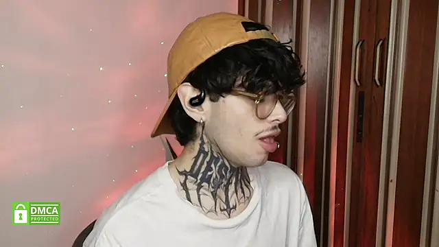 Mihail leroy online show from February 5, 2026, 5:34 am