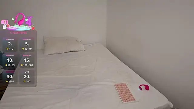 Snapshot of kayleesims_ chatting on March 4, 2026, 2:28 am kayleesims online show from March 4, 2026, 2:28 am