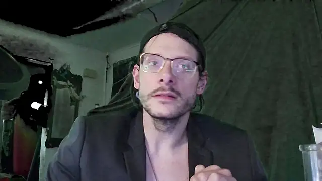 MasterDaddyCool online show from October 22, 2025, 8:30 pm