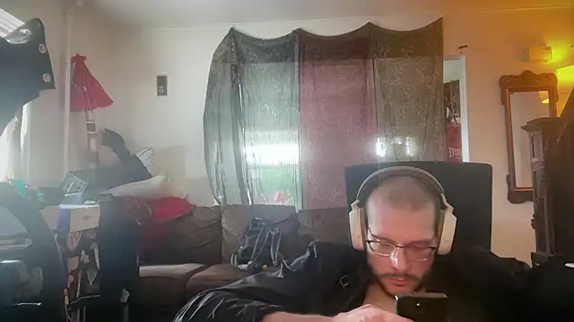 MasterDaddyCool online show from July 7, 2026, 4:33 pm