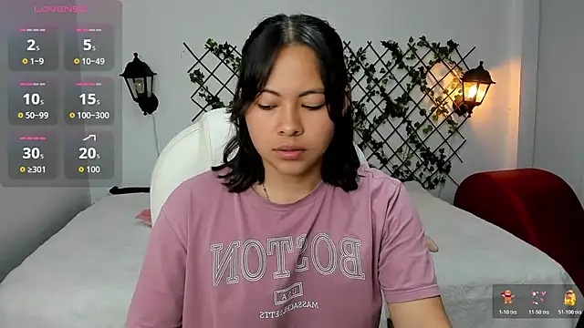 Snapshot of Louisa__clare chatting on November 28, 2025, 2:47 am Louisa clare online show from November 28, 2025, 2:47 am