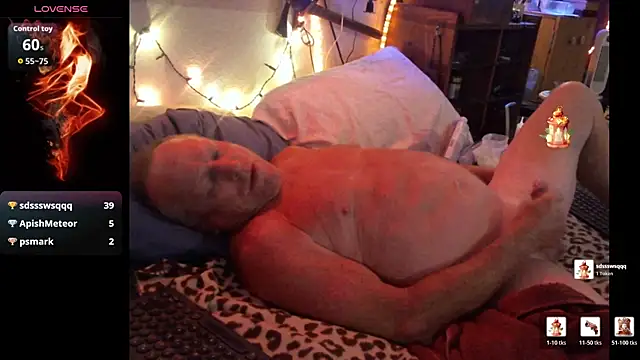 Snapshot of Pussyeat2please chatting on June 20, 2026, 7:16 pm Pussyeat2please online show from June 20, 2026, 7:16 pm