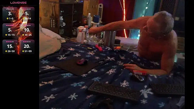 Snapshot of Pussyeat2please chatting on July 10, 2026, 10:51 am Pussyeat2please online show from July 10, 2026, 10:51 am