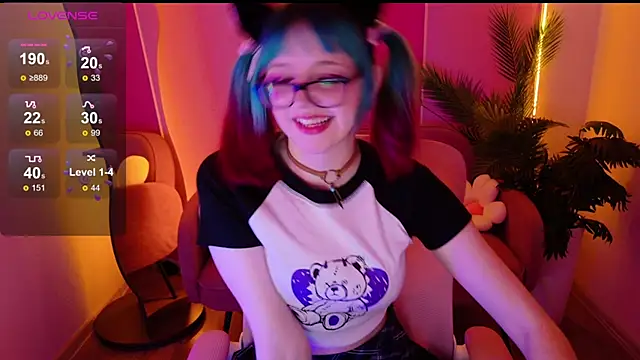 CoralineYoung online show from October 25, 2025, 5:48 am