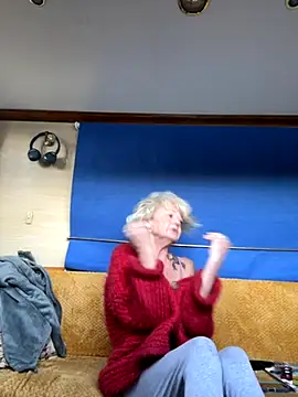 Snapshot of ladyboatlady chatting on September 26, 2025, 7:01 am ladyboatlady online show from September 26, 2025, 7:01 am