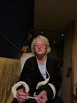 Snapshot of ladyboatlady chatting on October 16, 2025, 4:57 am ladyboatlady online show from October 16, 2025, 4:57 am