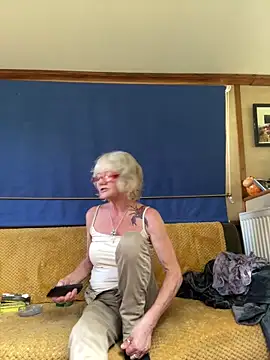 Snapshot of ladyboatlady chatting on October 20, 2025, 12:16 pm ladyboatlady online show from October 20, 2025, 12:16 pm