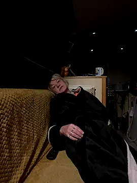 Snapshot of ladyboatlady chatting on November 4, 2025, 6:12 am ladyboatlady online show from November 4, 2025, 6:12 am