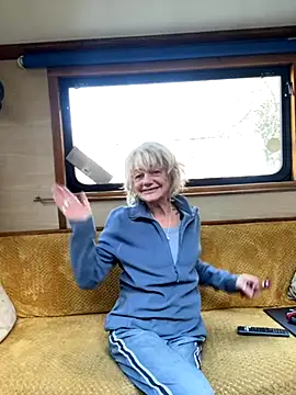 Snapshot of ladyboatlady chatting on November 17, 2025, 9:48 am ladyboatlady online show from November 17, 2025, 9:48 am