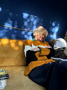 Snapshot of ladyboatlady chatting on November 21, 2025, 1:54 pm ladyboatlady online show from November 21, 2025, 1:54 pm