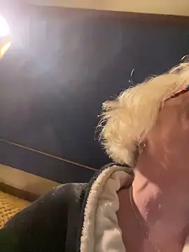 Snapshot of ladyboatlady chatting on November 28, 2025, 6:38 am ladyboatlady online show from November 28, 2025, 6:38 am