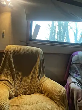 ladyboatlady online show from February 16, 2026, 7:37 am