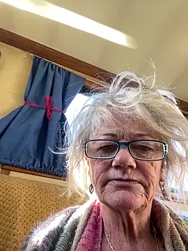 ladyboatlady online show from April 30, 2026, 6:31 am