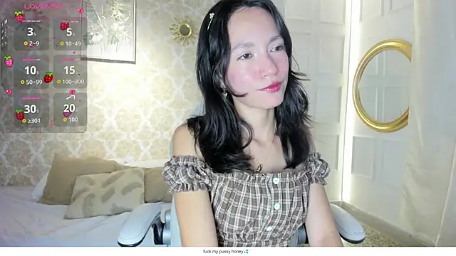 LilyThea online show from May 17, 2026, 9:55 pm