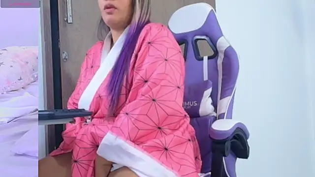 Snapshot of Asuna_fantasy chatting on October 21, 2025, 3:40 am Asuna fantasy online show from October 21, 2025, 3:40 am