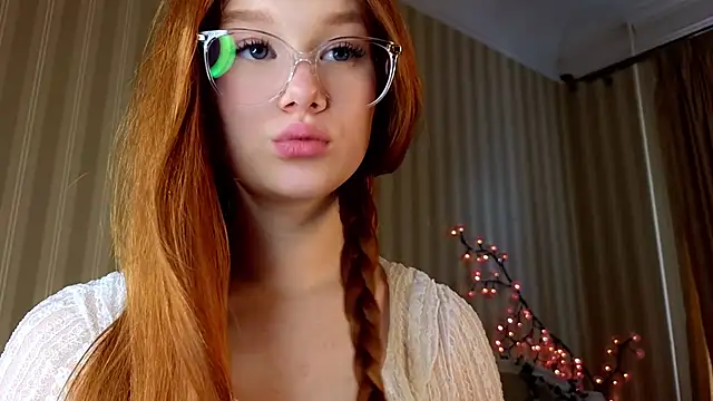 Snapshot of Juuulia_ chatting on June 27, 2026, 2:23 pm Juuulia online show from June 27, 2026, 2:23 pm