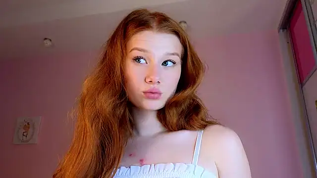 Snapshot of Juuulia_ chatting on July 7, 2026, 1:04 pm Juuulia online show from July 7, 2026, 1:04 pm
