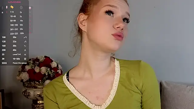 Snapshot of Juuulia_ chatting on July 16, 2026, 1:17 pm Juuulia online show from July 16, 2026, 1:17 pm