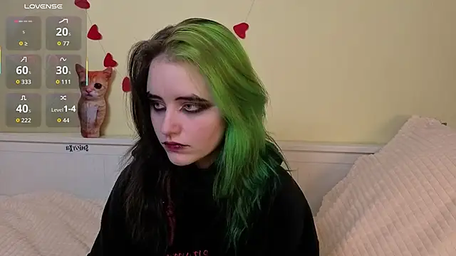 Snapshot of PortiaHedge chatting on September 25, 2025, 6:22 pm PortiaHedge online show from September 25, 2025, 6:22 pm