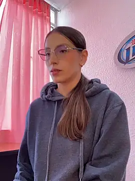 paula miler1 online show from April 28, 2026, 12:43 pm