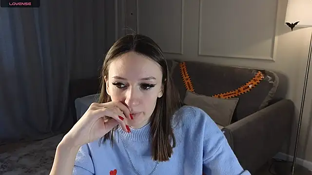 cutienaughtygirl online show from November 17, 2025, 8:42 am