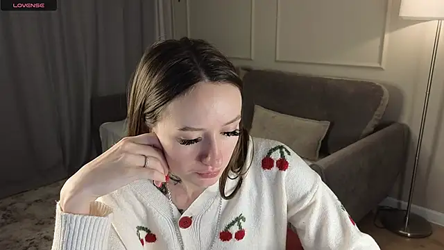 cutienaughtygirl online show from November 24, 2025, 12:16 pm